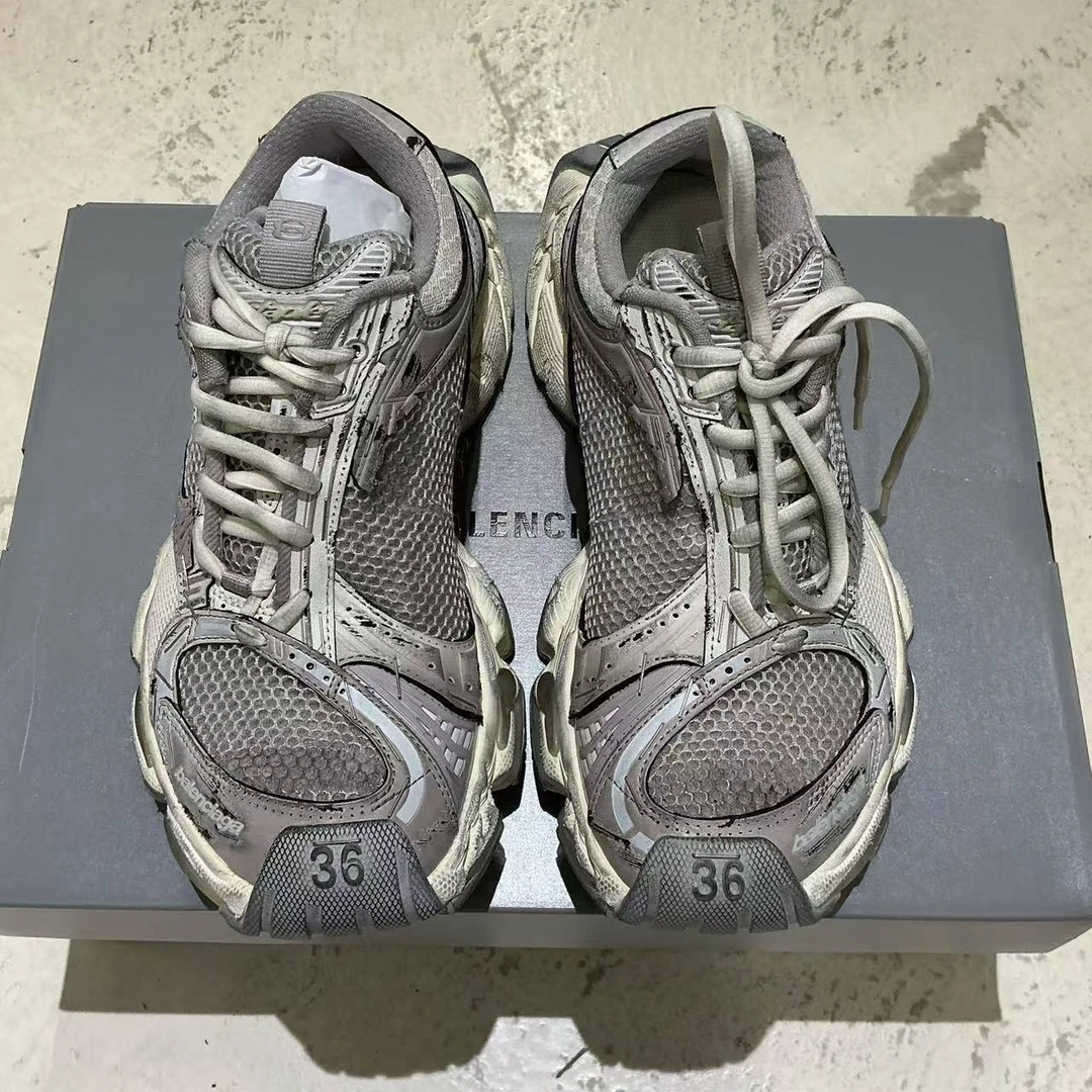 未使用 Balenciaga/巴黎世家 （pm）做旧订书机老爹鞋原盒36码/2546
