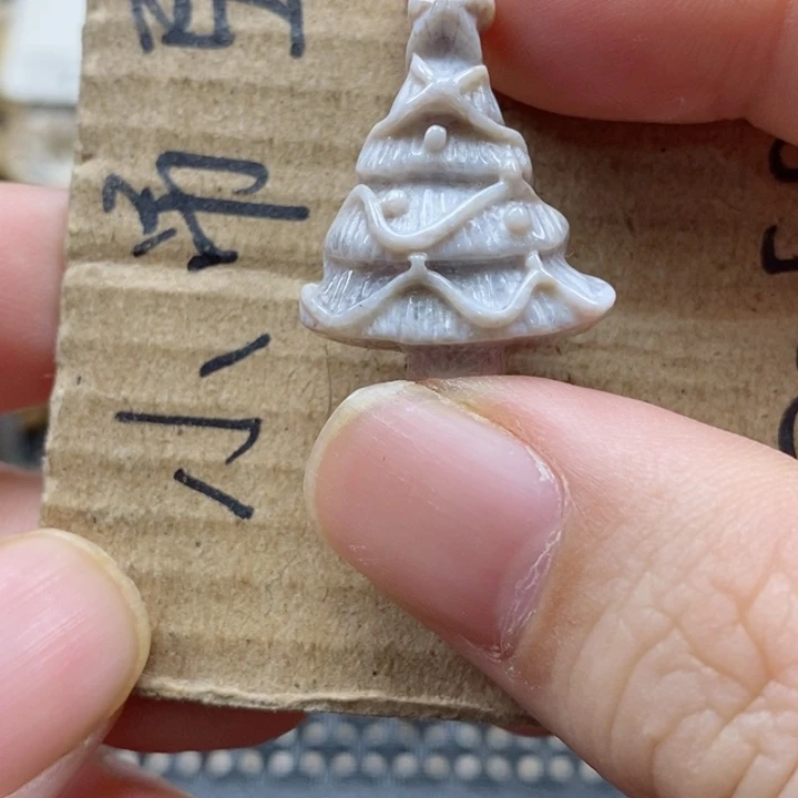 硅化珊瑚（珊瑚玉）颈饰未镶嵌