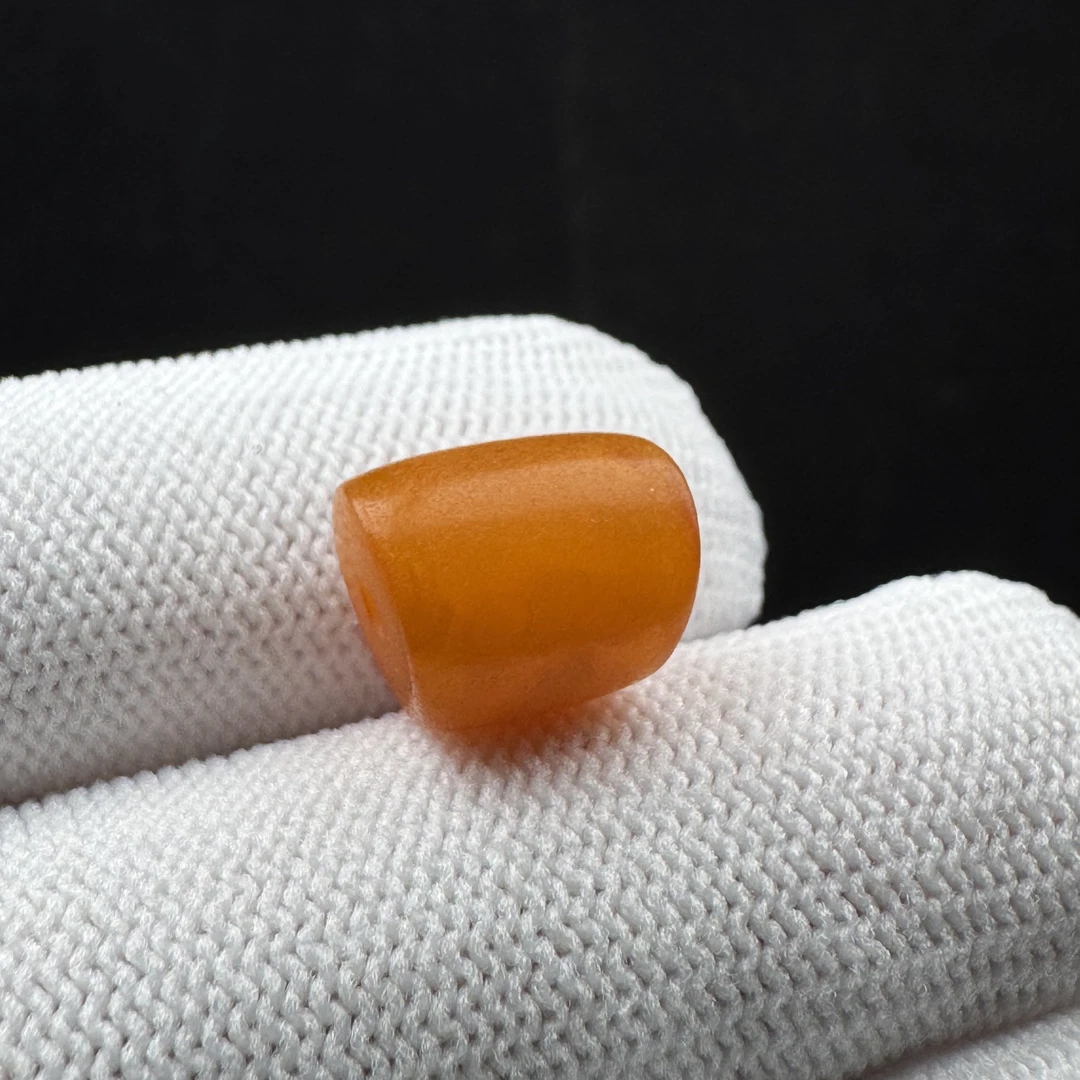 K4001天然蜜蜡-微瑕 老蜡马蹄 9.8*12.3mm 支持复检 假一罚十