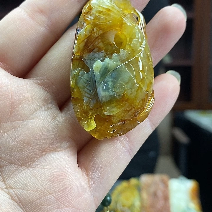 蛇纹石玉未镶嵌颈饰