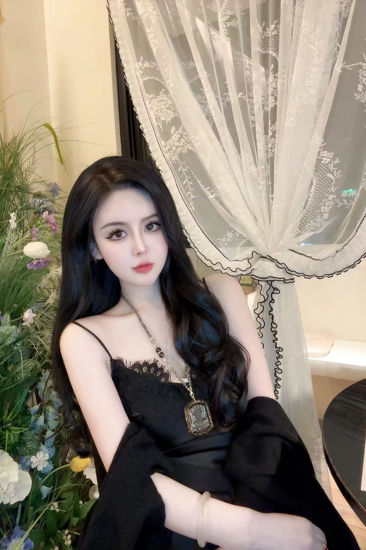 【GM直播过款链接】纯欲气质名媛女装性感时尚轻奢设计感一字肩露肩