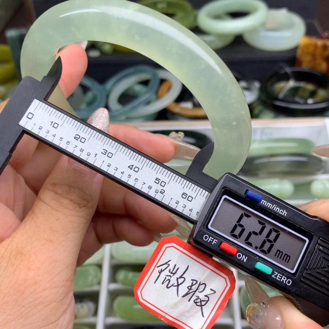 蛇纹石玉未镶嵌手镯698