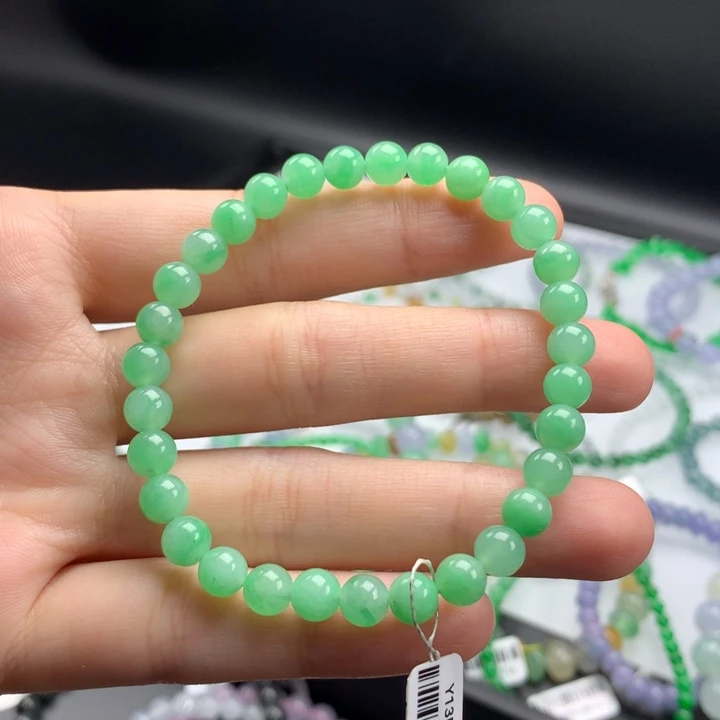 翡翠手镯未镶嵌翡翠
