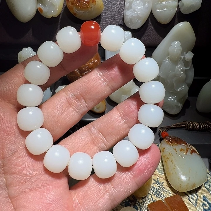 ****车颈饰未镶嵌和田玉