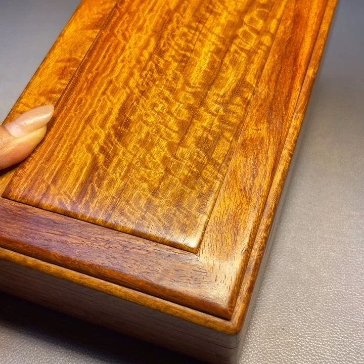 胡***术机关盒。