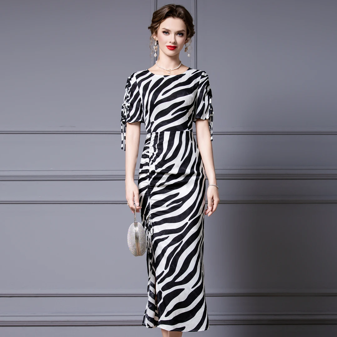 枝荔冷淡系高级感连衣裙夏女2025新款斑马纹抽绳御姐风修身长裙子