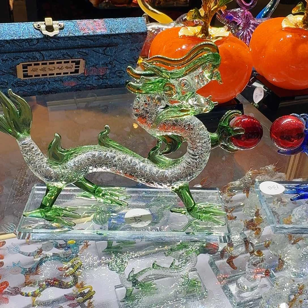 琉璃手工艺品琉璃岛上有个叫小白