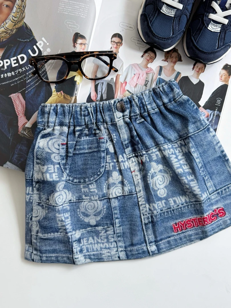 越越家 2025新款 黑超潮牌 奶嘴头像拼接仿牛仔口袋短裙 奶嘴童裙