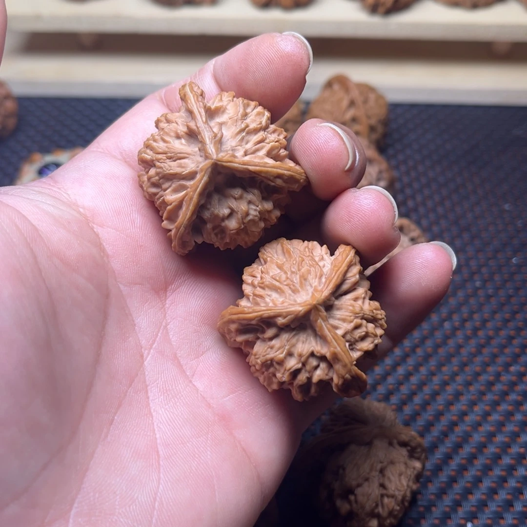 文玩核桃吊坠三楞