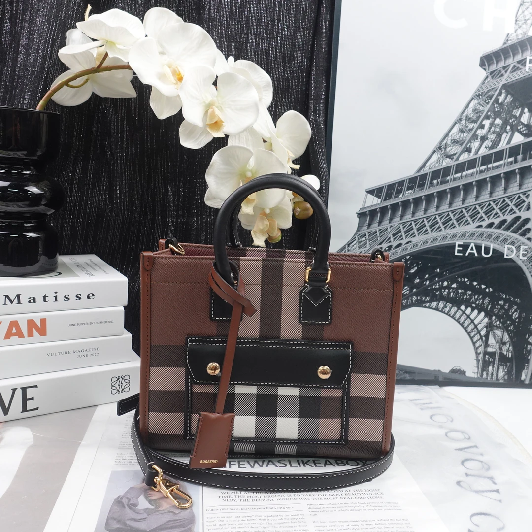 99新 BURBERRY/博柏利 单肩包/T10220238