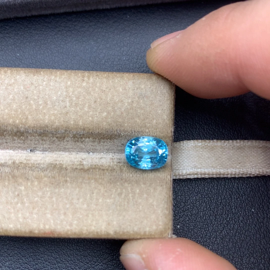 未镶嵌天然锆石裸石2.73ct全净