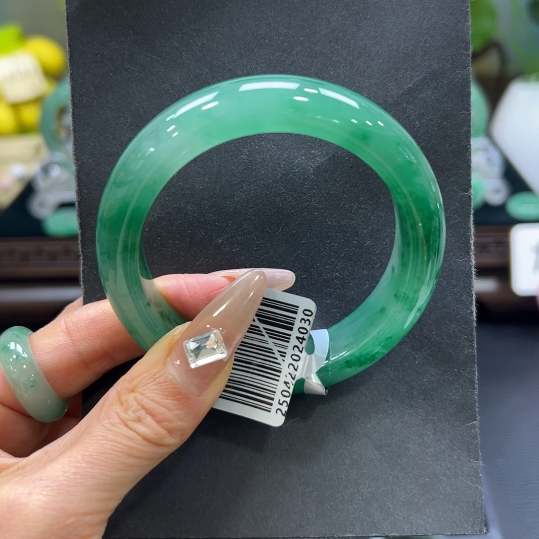 石英质玉（非洲翠）未镶嵌手镯57-58