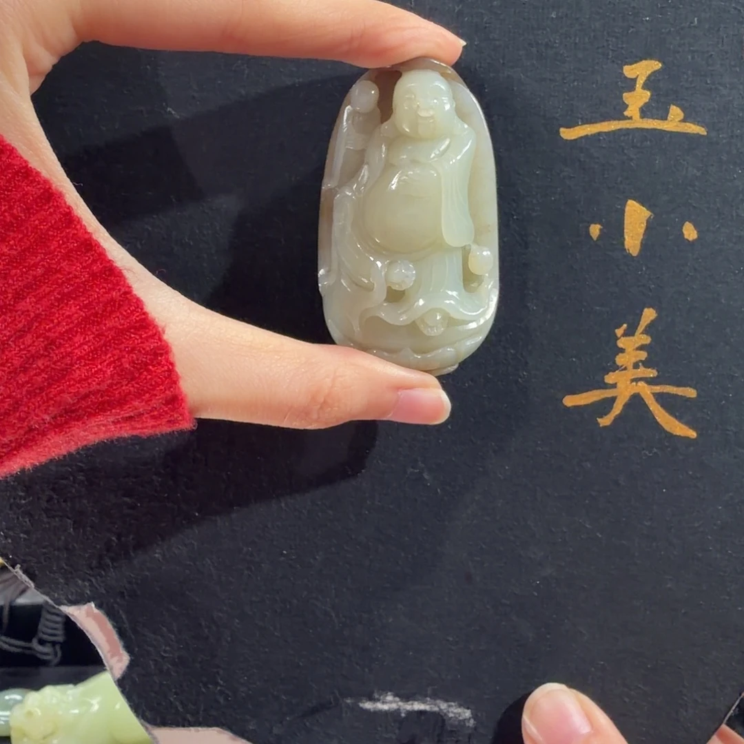 和田玉未镶嵌颈饰若羌糖白