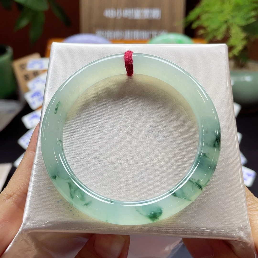 翡翠未镶嵌手镯40号