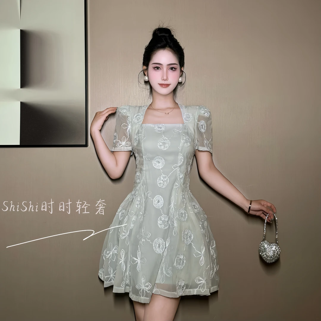 【时时原创】法式复古赫本风气质甜美轻奢日常少女时尚连衣裙21770