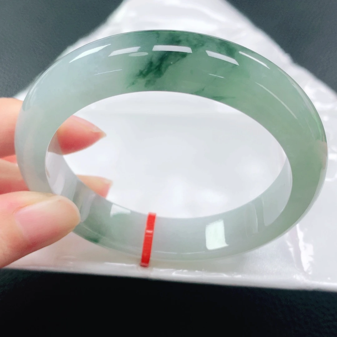 翡翠手镯未镶嵌57圈