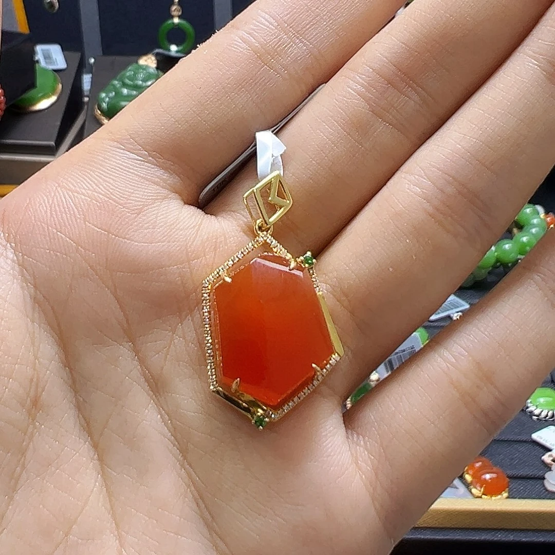 和田玉18K金镶嵌吊坠(赠链)