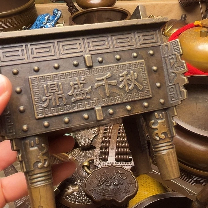 精美铜器批发档口