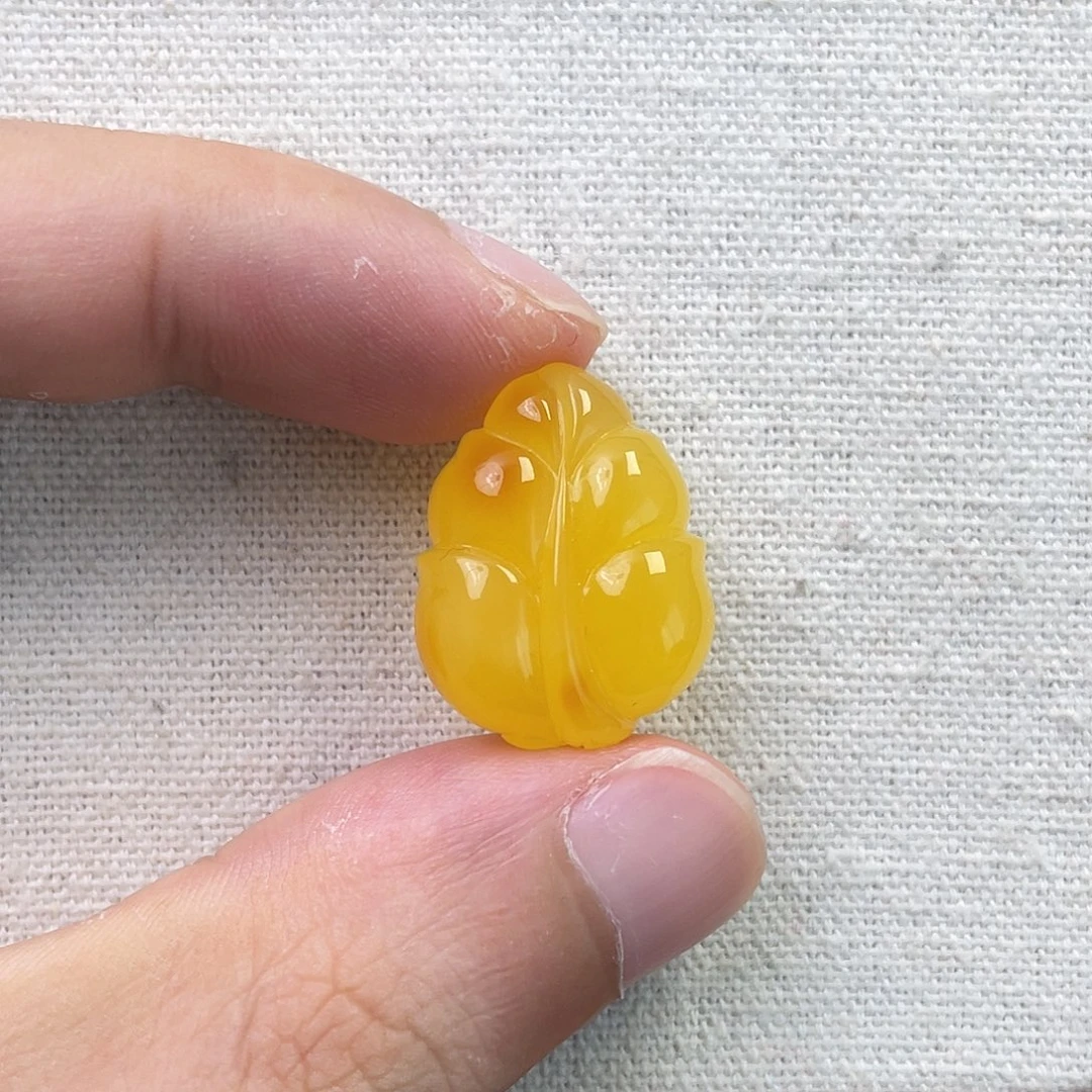 琥珀未镶嵌珠宝奇石叶子