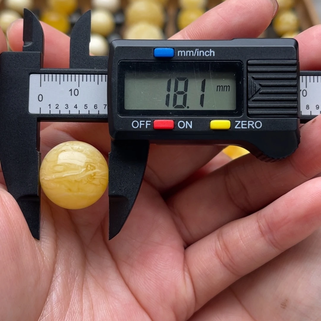 琥珀未镶嵌裸石蜜蜡圆珠微瑕笑