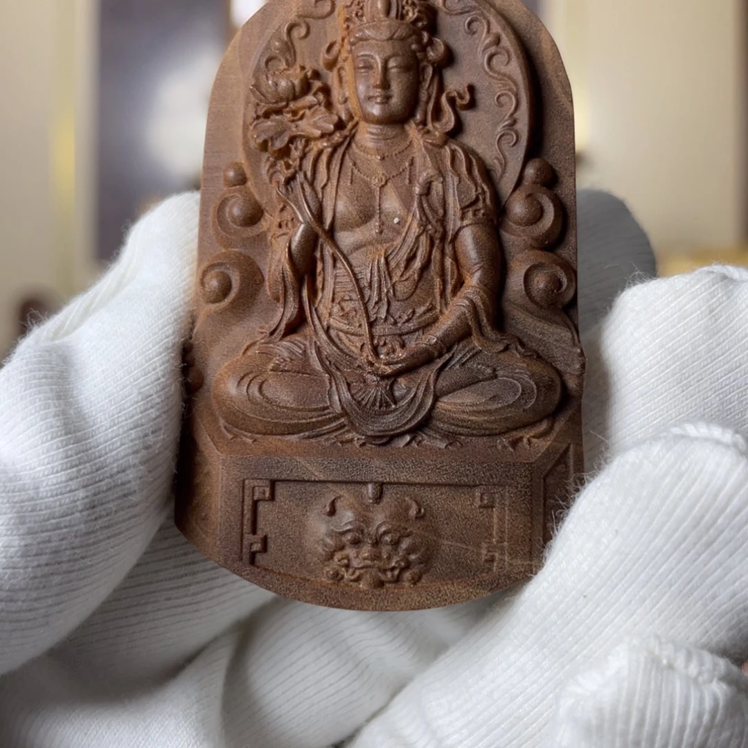 咖***饭檀香木吊坠老山檀香老料横纹大势至菩萨