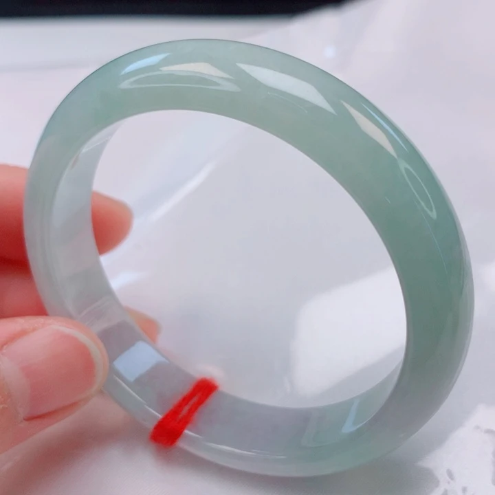 翡翠手镯未镶嵌52。53