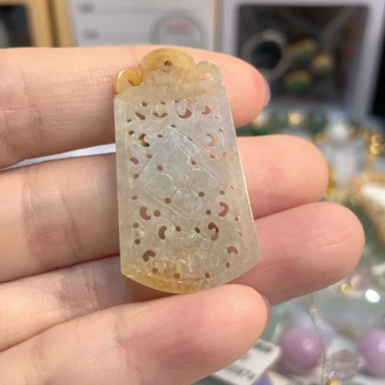 翡翠未镶嵌颈饰吊坠