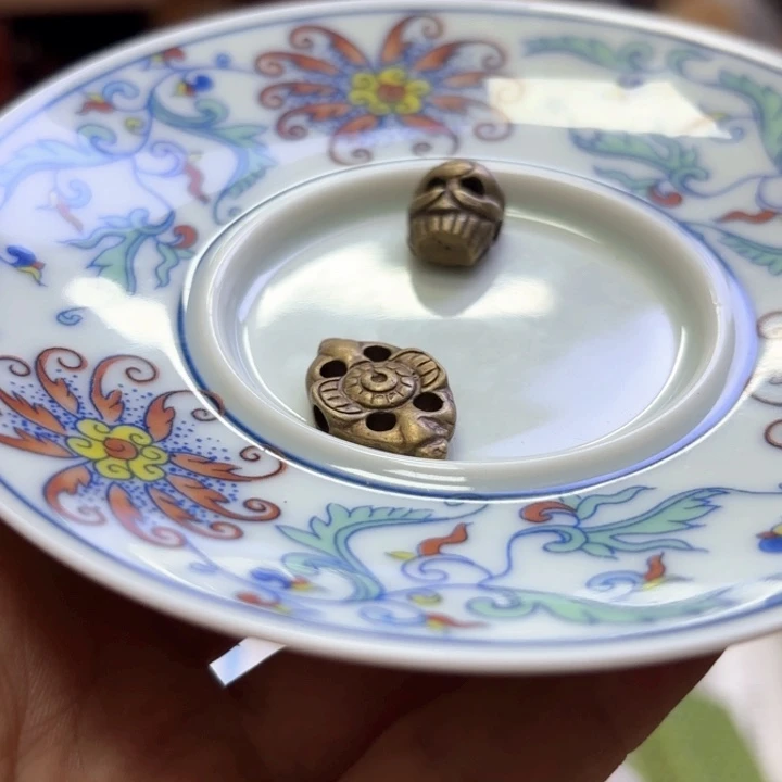 瓷片精致雕刻工艺