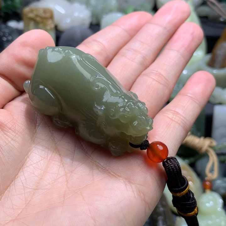 和田玉颈饰未镶嵌