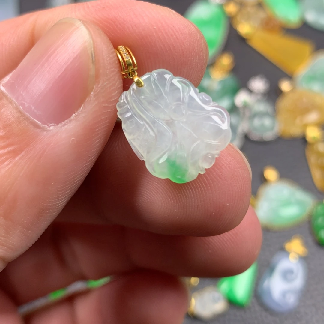 【闪购商品】颈饰18K金镶嵌翡翠翡翠