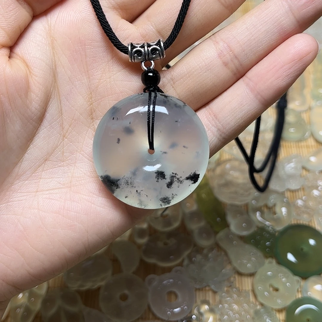 岫玉未镶嵌颈饰吊坠