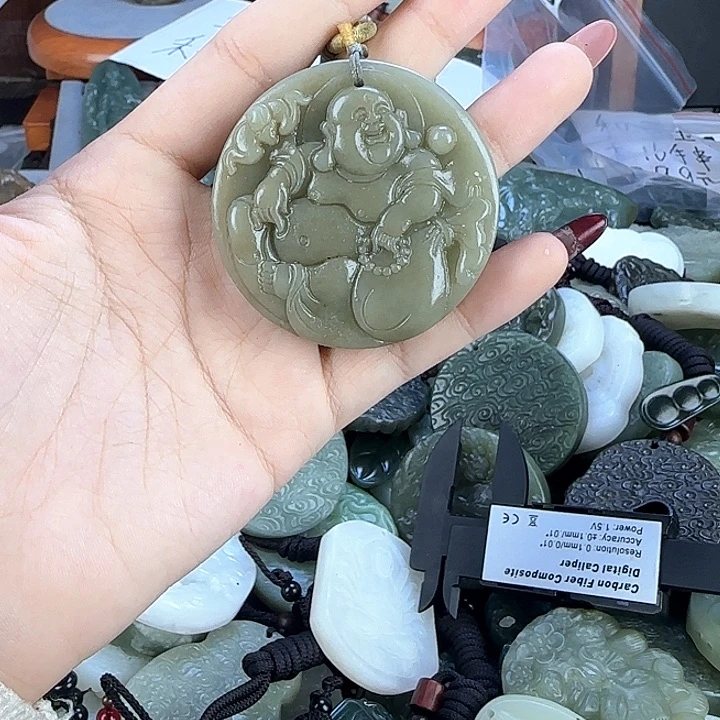颈饰未镶嵌和田玉