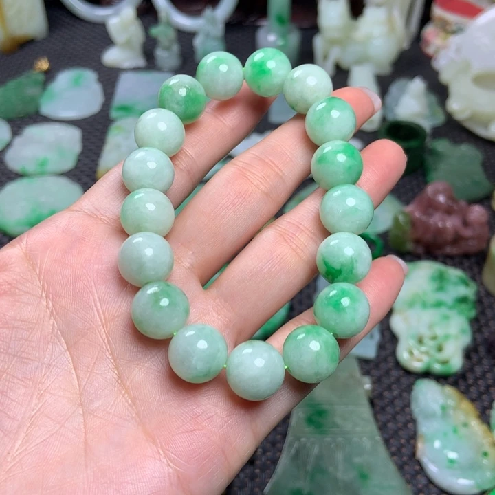 翡翠挂件未镶嵌南**子