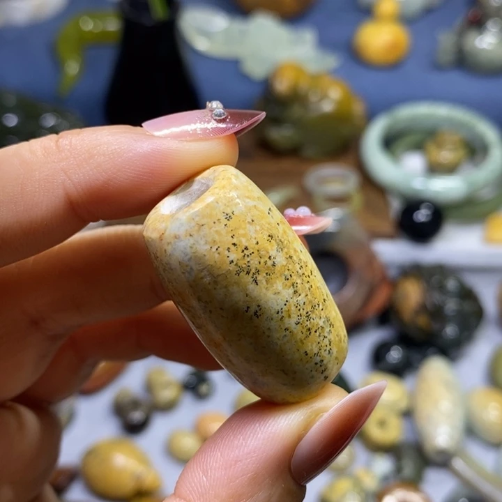 岫岩河磨玉（透闪石质玉）未镶嵌挂件手工勒子