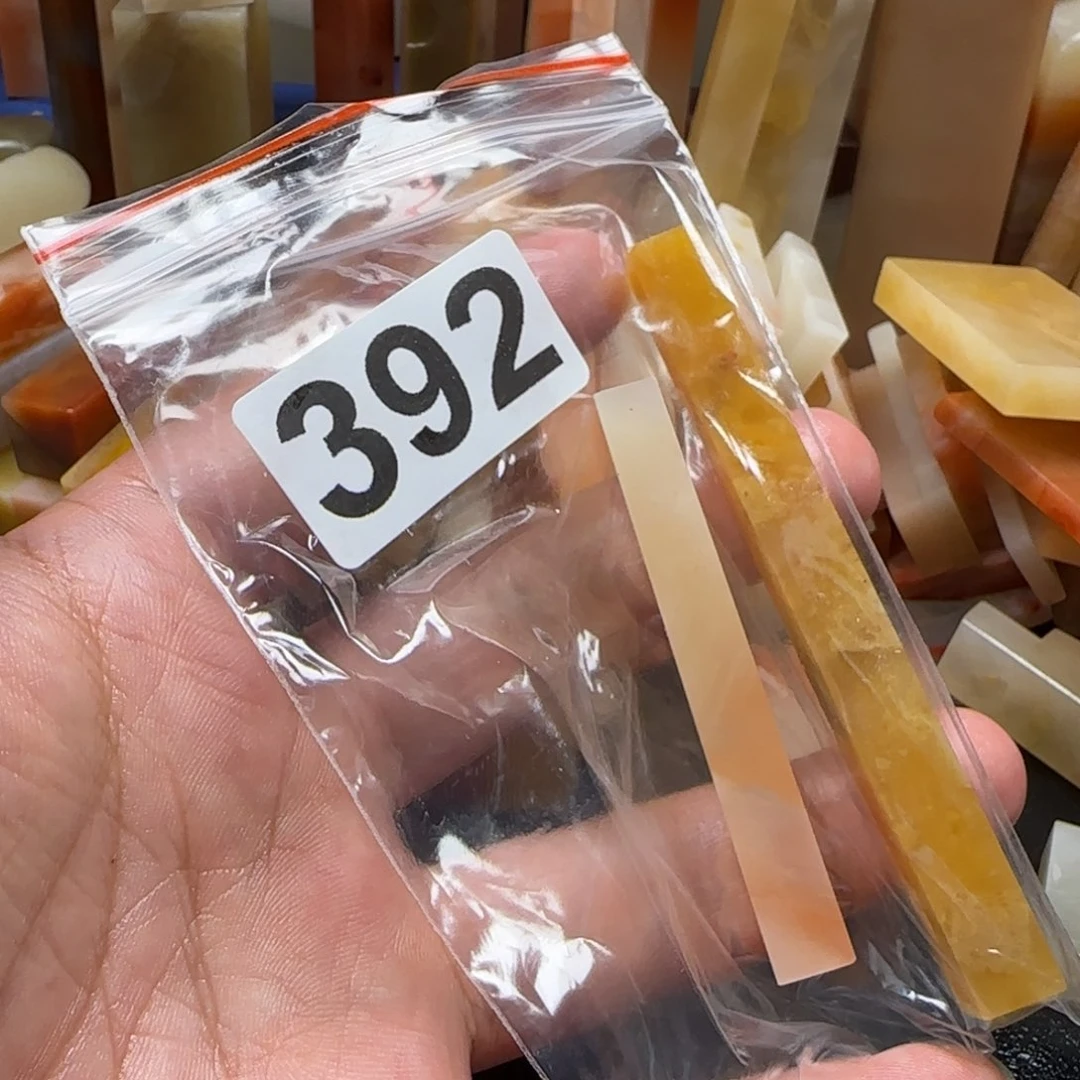 贾***伟老挝石老挝