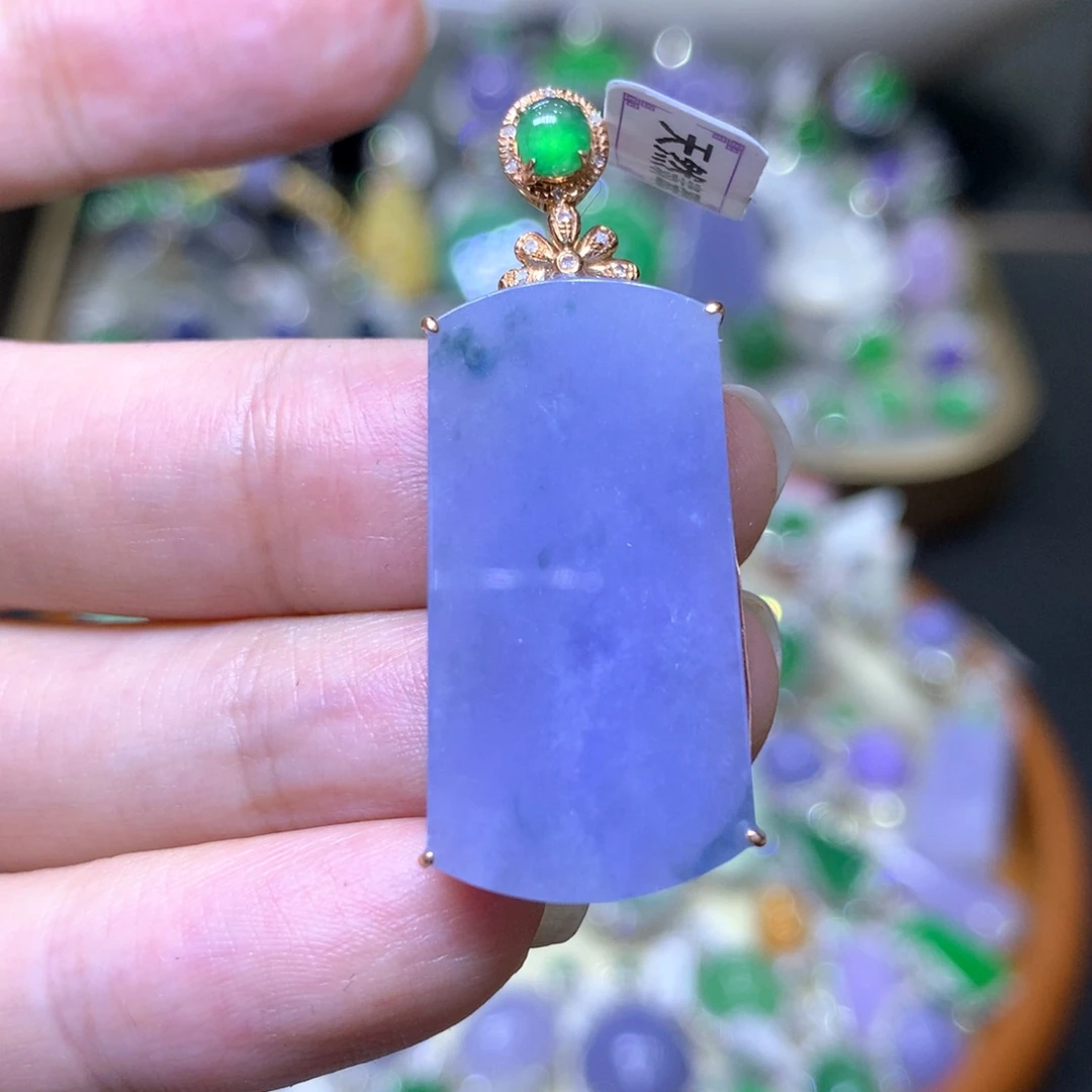 【闪购商品】翡翠颈饰18K金镶嵌翡翠吊坠项链