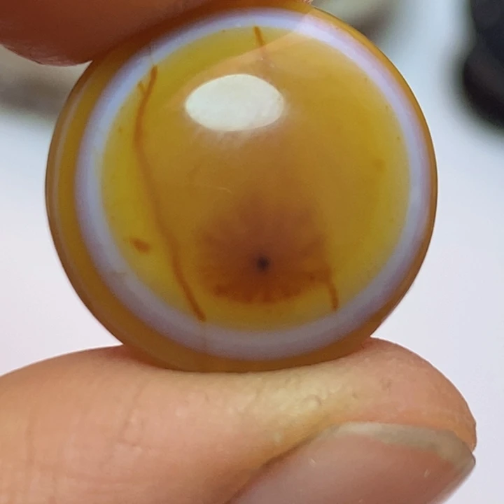 未镶嵌颈饰玛瑙/玉髓诗*