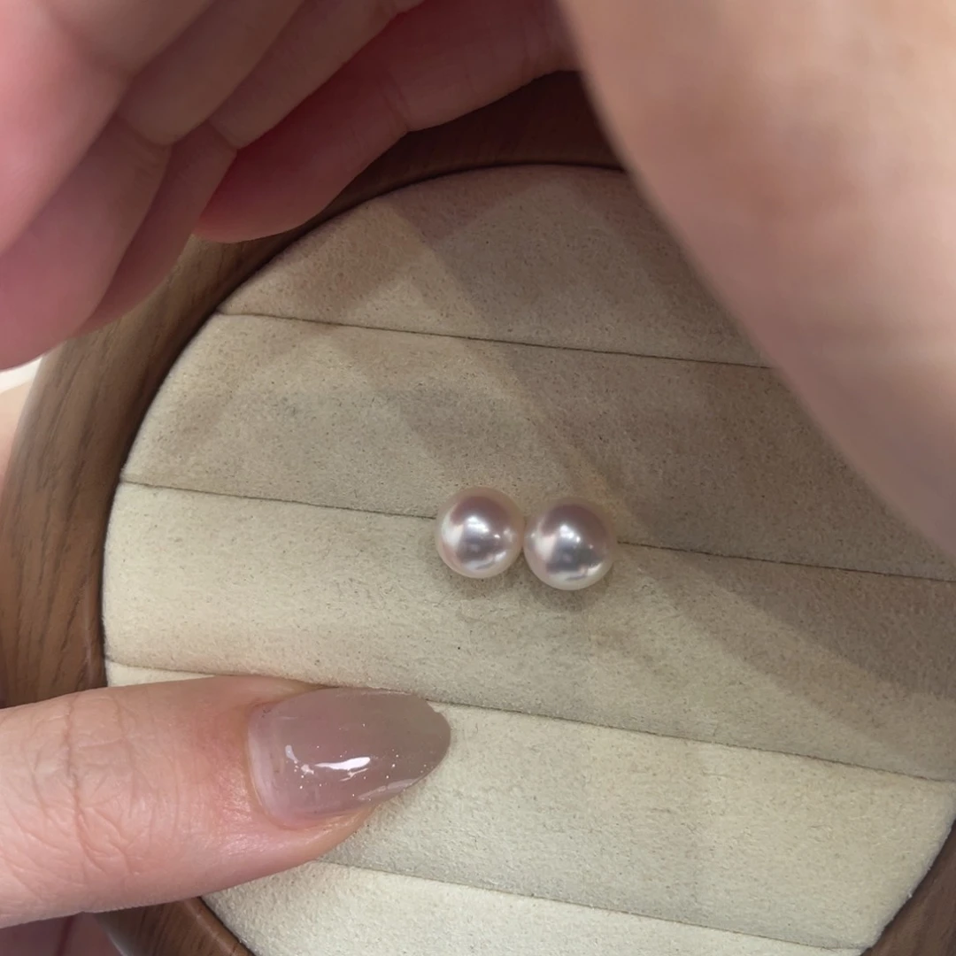 18K金镶嵌海水珍珠耳饰
