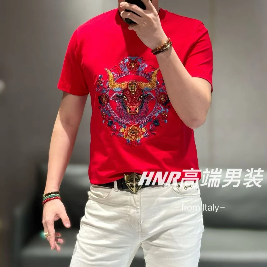 【雷迪·凯奇】品牌金角红牛立体刺绣奥钻植入珠片春夏T恤8003