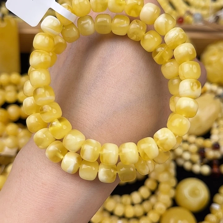 琥珀未镶嵌颈饰琥珀，多样性发其一