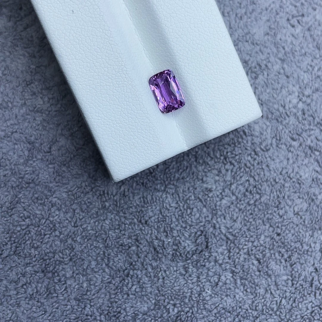 蓝宝石裸石1.55Ct无烧