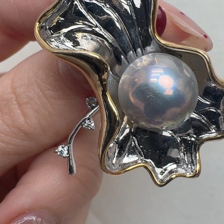 拼合珍珠（马贝珠）胸针未镶嵌