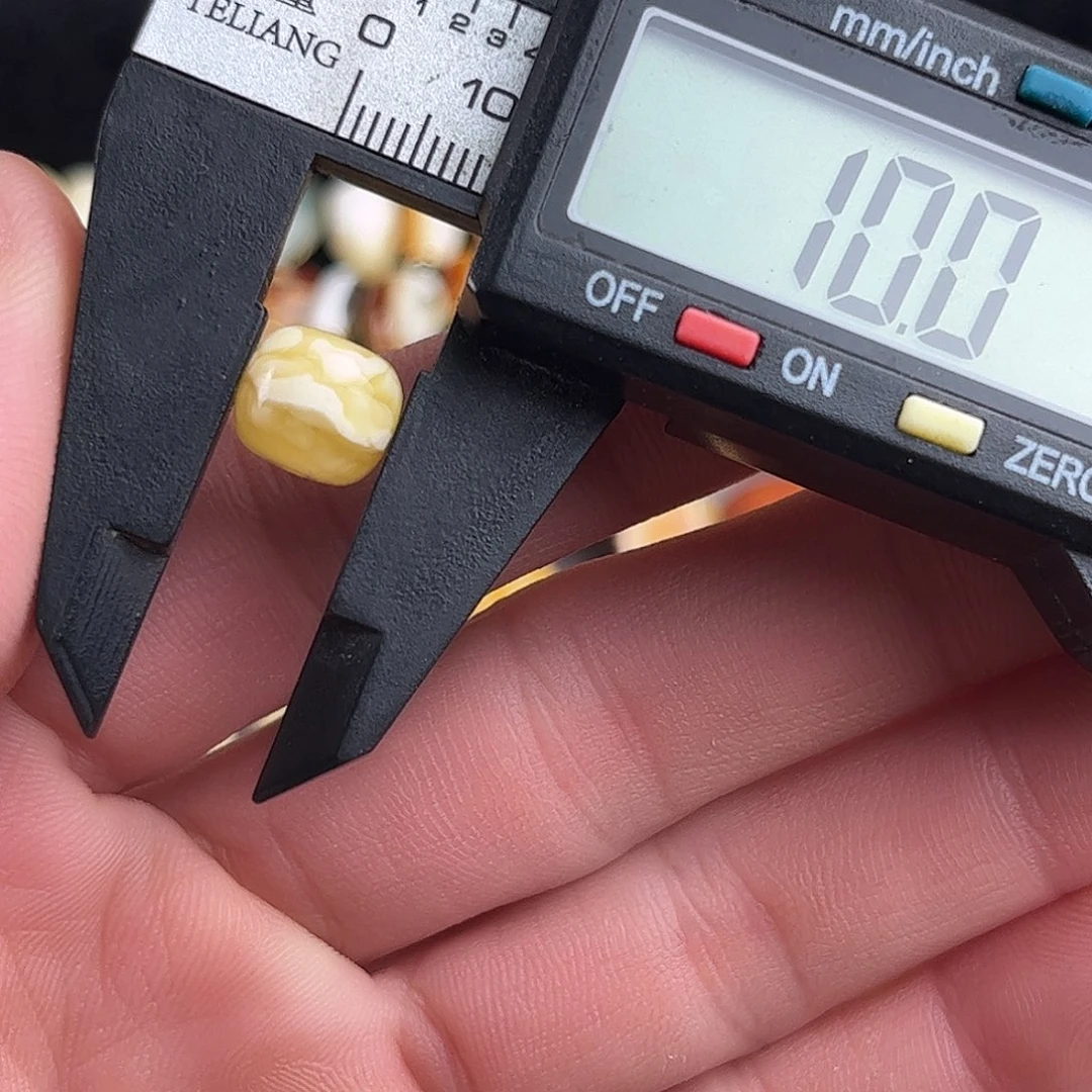 蜜蜡未镶嵌珠宝奇石