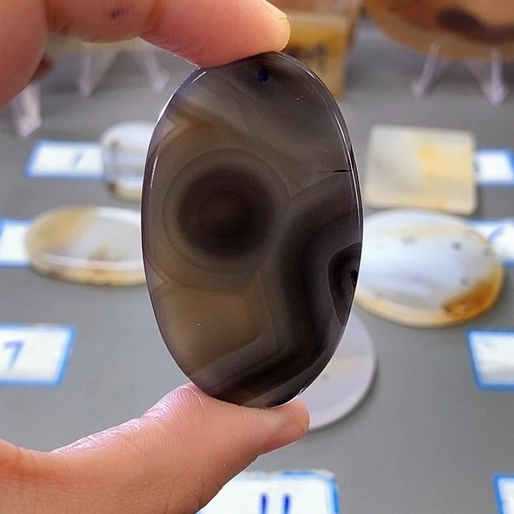 茶***子玛瑙/玉髓未镶嵌珠宝半成品