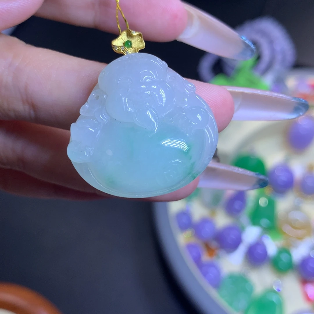 颈饰18K金镶嵌翡翠天然