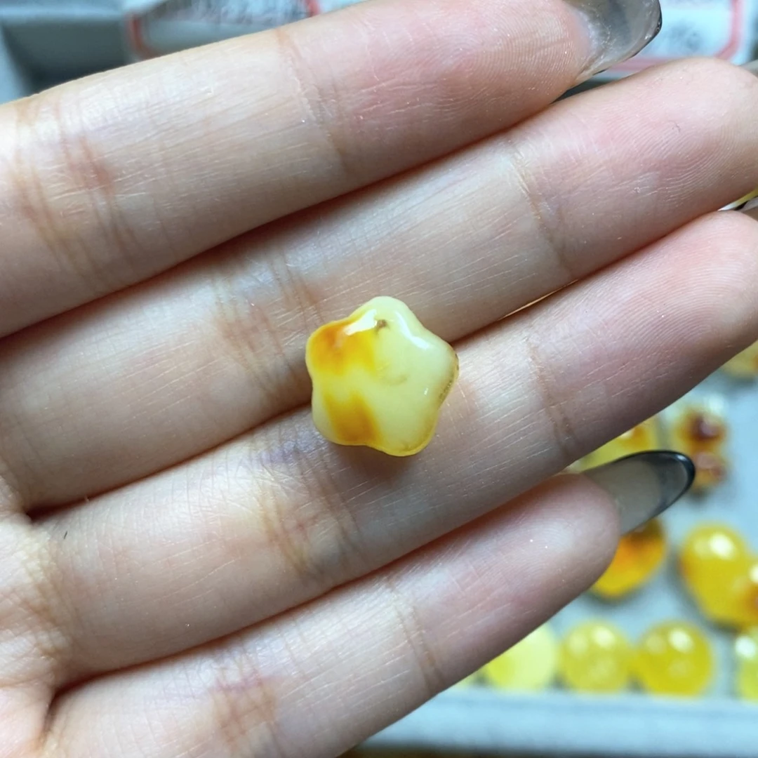 未镶嵌颈饰琥珀星星