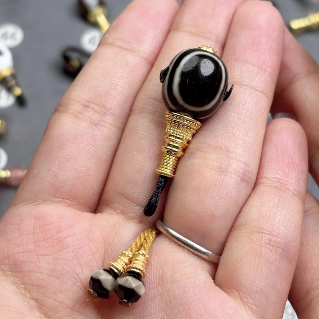 薛***薛玛瑙/玉髓文玩配饰未镶嵌