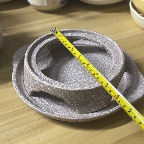 微瑕，不能明火，口径17高度4，双耳底座1个