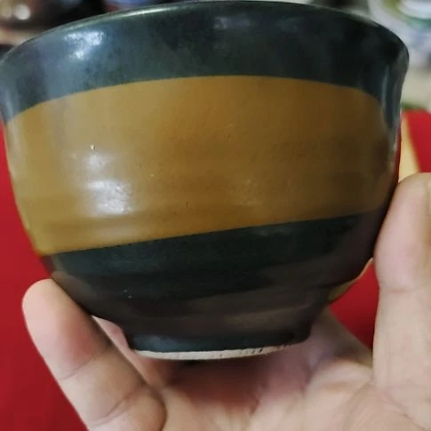 瓷片瓷片，各种摆件，均有瑕疵。沙锅！