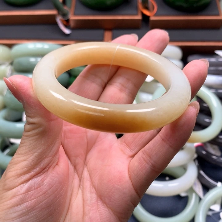 【闪购商品】未镶嵌手镯和田玉